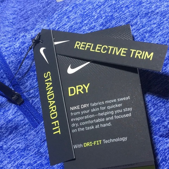 1359 NIKE Running Dri-Fit NWT Size Large MSRP $65  Reflective Trim - Picture 7 of 7